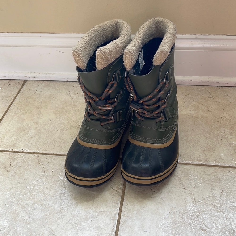 Green Leather waterproof Sorel boots